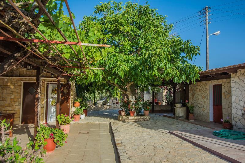 Porto Giardino Apartments Psarou  外观 照片